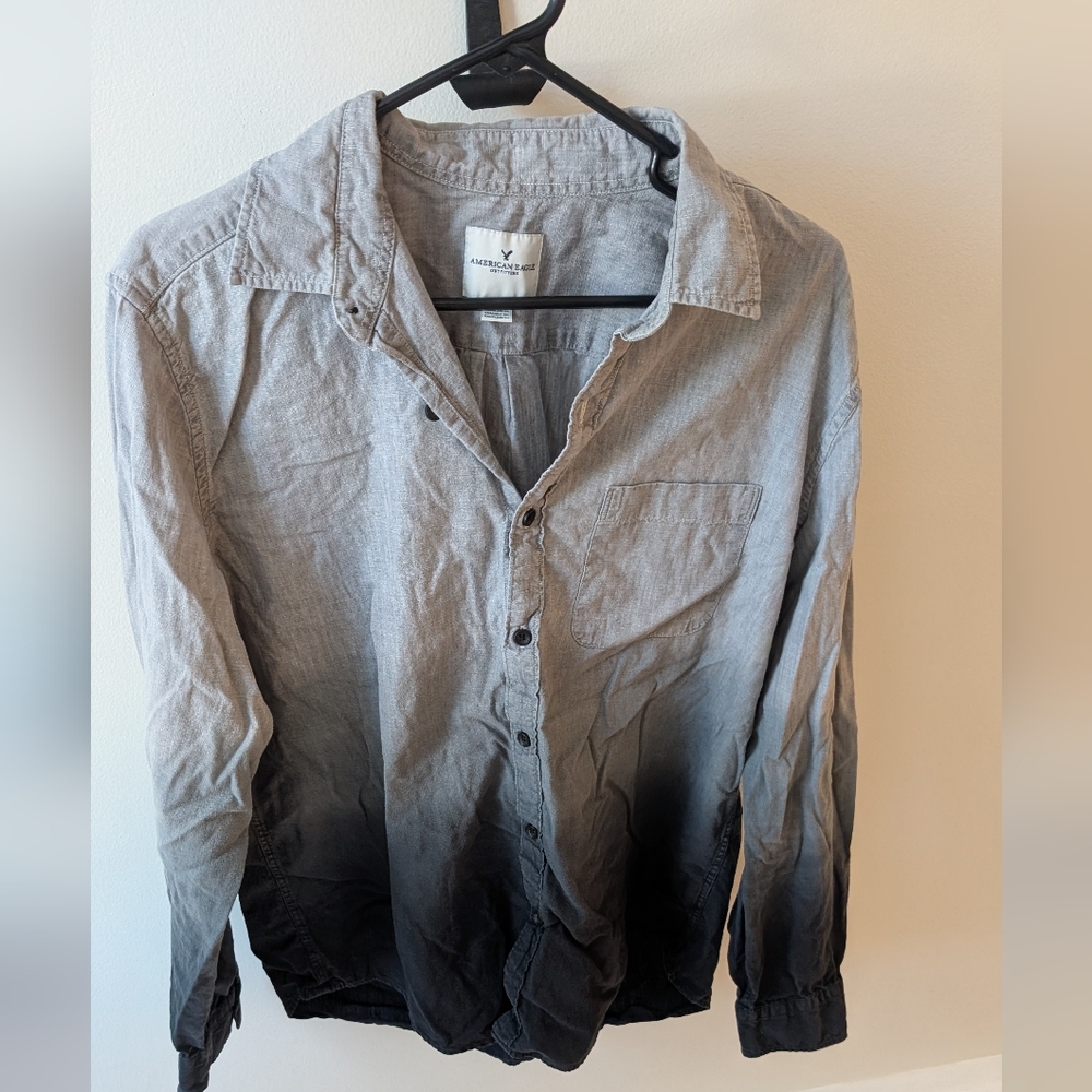 American Eagle ombre effect casual button down long sleeve shirt. Size large.